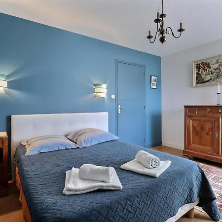 Les Ormelles Holiday home